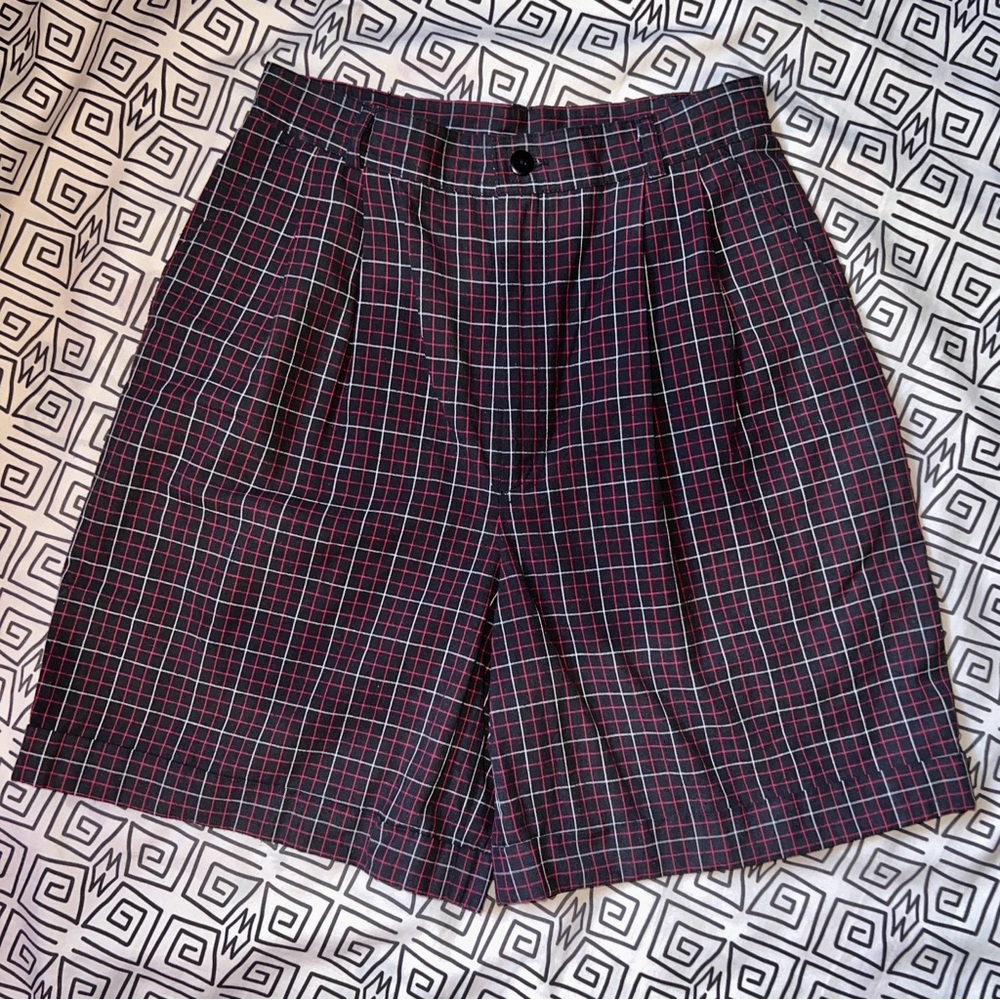 Vintage Black and Red Striped Plaid High-Waisted Shorts Petite Sophisticate